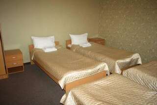 Гостиница Ланселот Санкт-Петербург Четырехместный номер эконом-класса-1